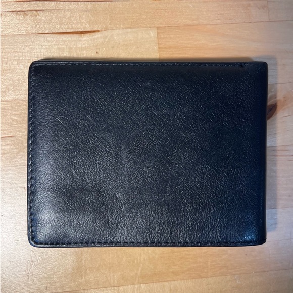 Perry Ellis Portfolio Genuine Leather bifold men's wallet - Picture 3 of 13